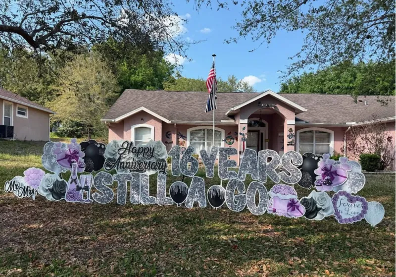 Anniversary yard greeting display