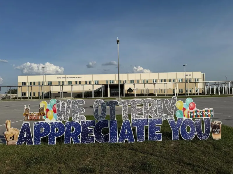 Celebration yard greeting display
