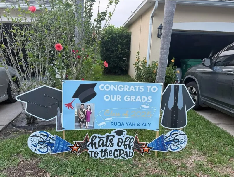 Graduation yard greeting display