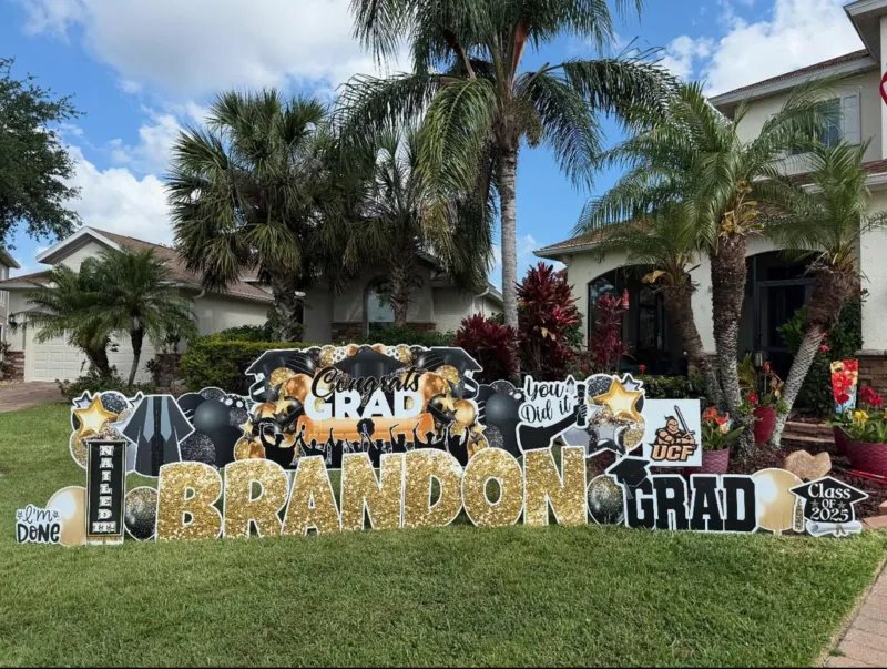 Graduation yard greeting display