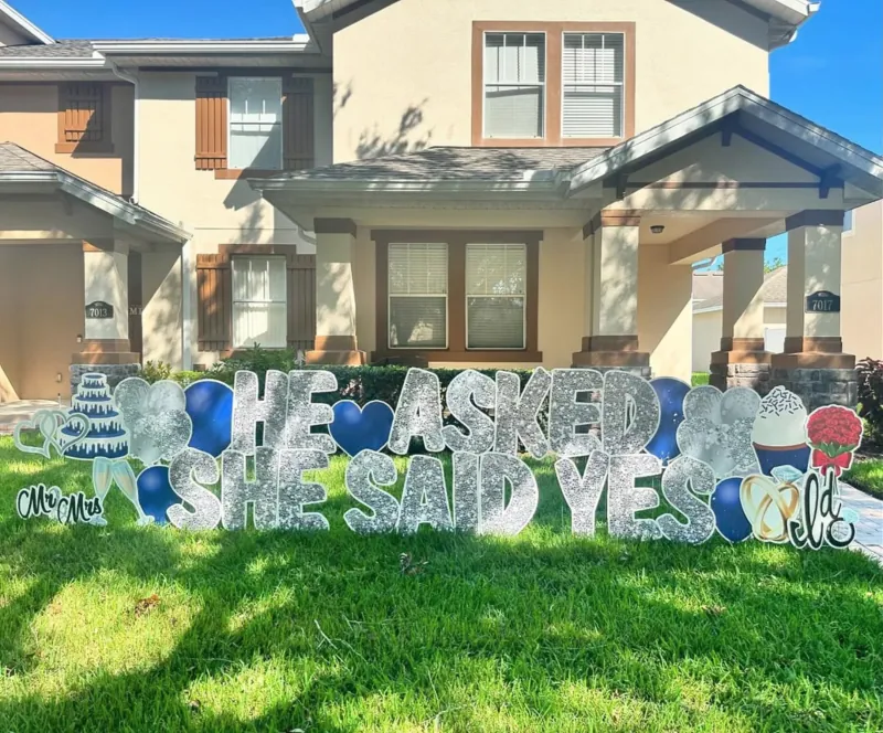 Just married yard greeting display